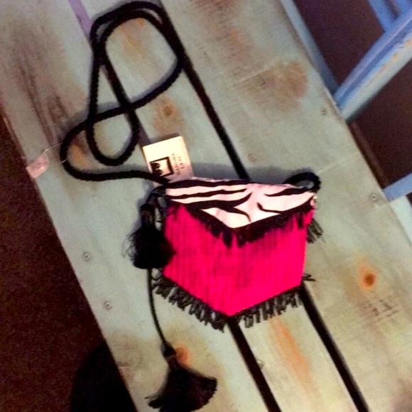 Sandra Leal Boho Reversible Small Crossbody Bag - Picture 1 of 10